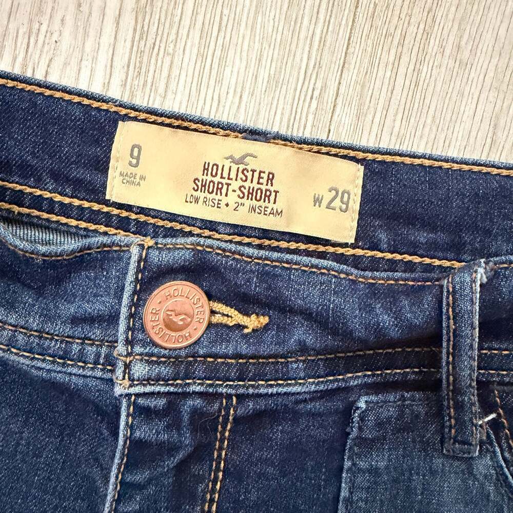 Hollister Short-Short Low Rise - Picture 2 of 4